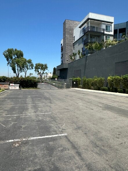 More Photos Of 1855 W Katella Ave, Orange Office Residential For Lease