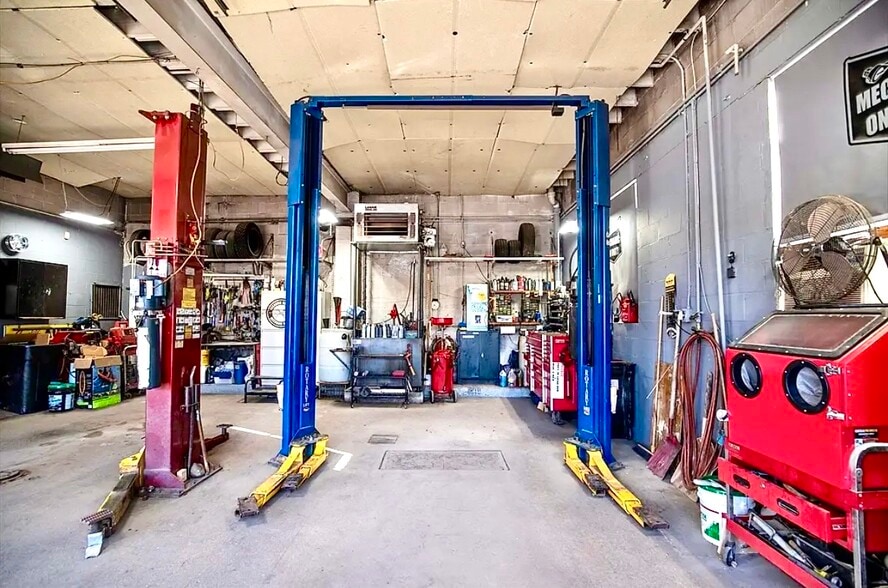 More Photos Of 1615 Osgood St, North Andover General Retail For Sale