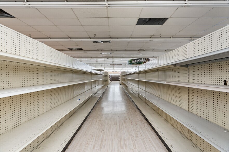More Photos Of 1701 Airline Hwy, Hollister Freestanding For Lease