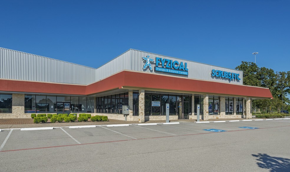 More Photos Of 15222-15258 N I-45, Conroe Unknown For Lease