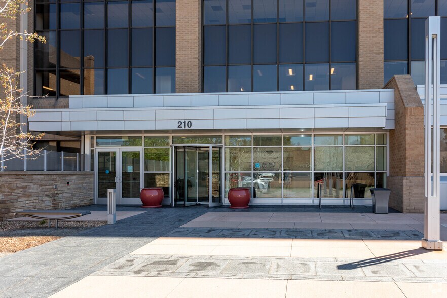 More Photos Of 210 University Blvd, Denver Office For Lease