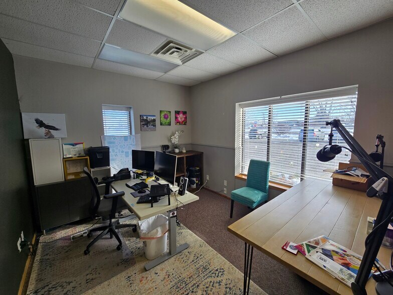 More Photos Of 1123 N 42nd St, Grand Forks Office For Sale
