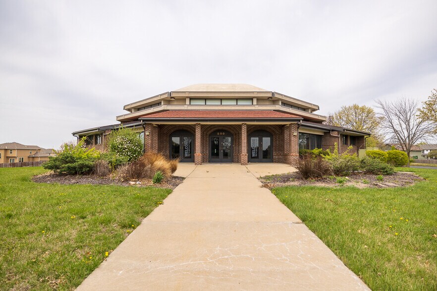 More Photos Of 800 SW 150 Hwy, Lee's Summit Office For Sale