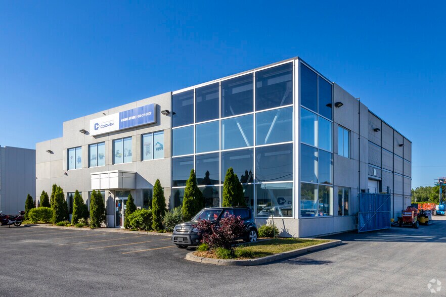 More Photos Of 3350 Boul Matte, Brossard Warehouse For Lease