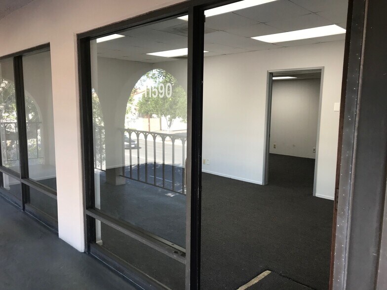 More Photos Of 13512-13522 Newhope St, Garden Grove Industrial For Lease