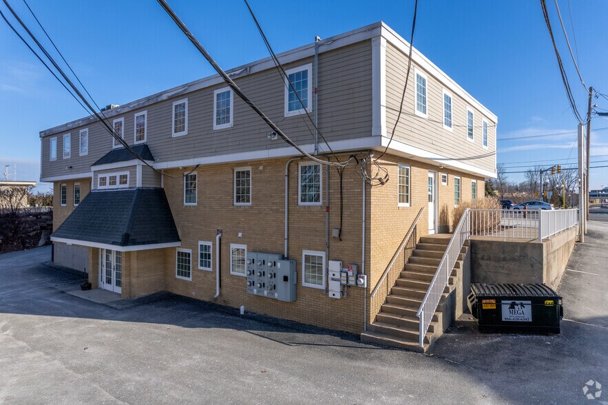 More Photos Of 117 Eddie Dowling Hwy, North Smithfield Loft Creative Space For Lease