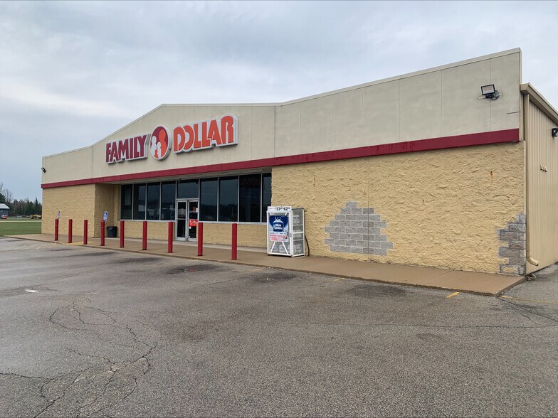 More Photos Of 117 S US Highway 141, Crivitz Freestanding For Lease