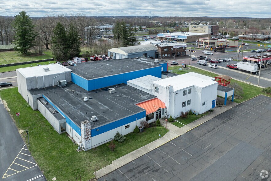 More Photos Of 151 S 14th St, Quakertown Health Club For Lease