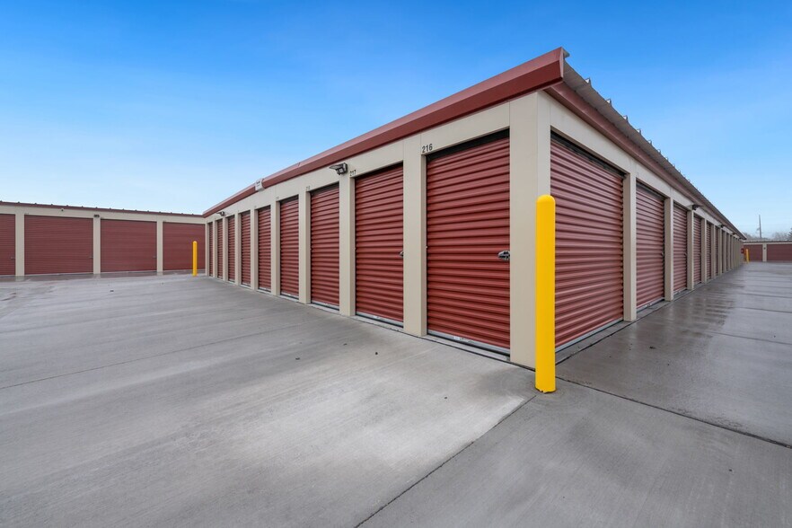 More Photos Of 1919 Wyott Dr, Cheyenne Self Storage For Sale