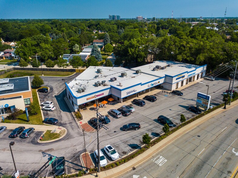 More Photos Of 8800-8820 Gross Point Rd, Skokie Storefront Retail Office For Lease