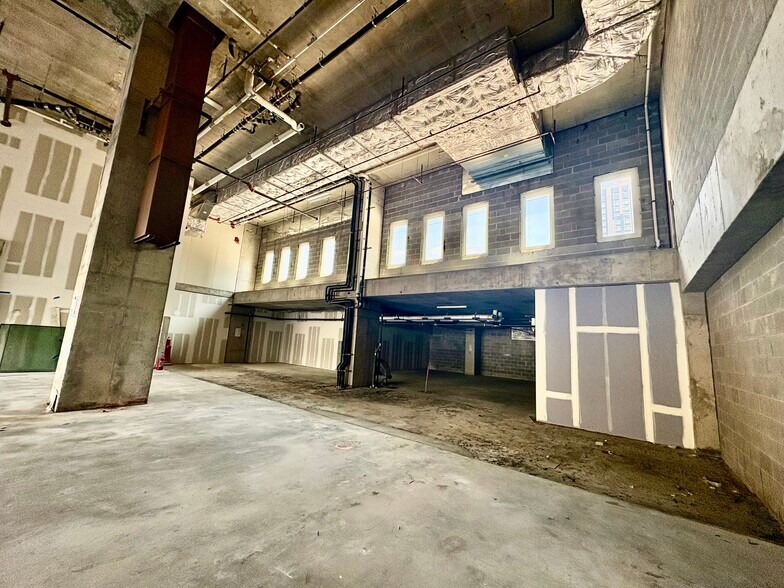 More Photos Of 14810 Archer Ave, Jamaica Storefront For Lease