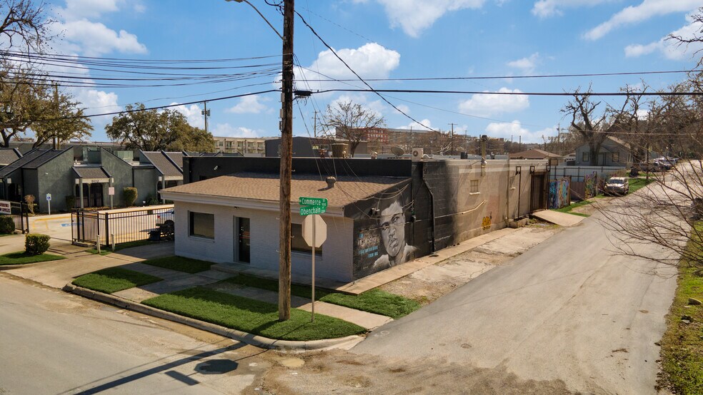 More Photos Of 914 W Commerce St, Dallas Showroom For Lease