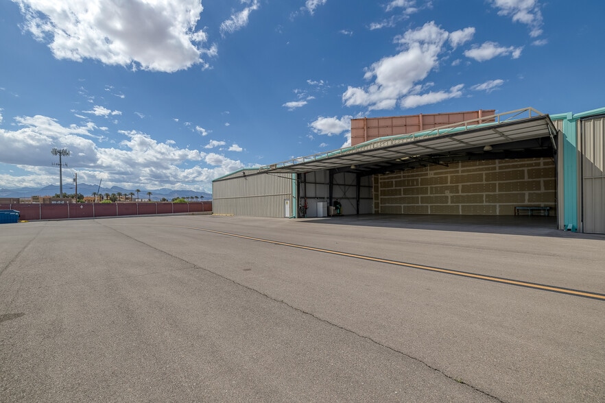 More Photos Of 2730 Airport Dr, North Las Vegas Airplane Hangar For Sale