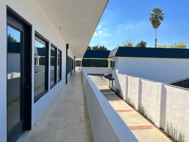 More Photos Of 17514 Ventura Blvd, Encino Office Residential For Lease