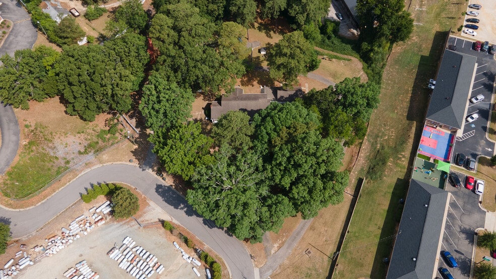 More Photos Of 100-102 Twin Acres Dr, Fayetteville Apartments For Sale