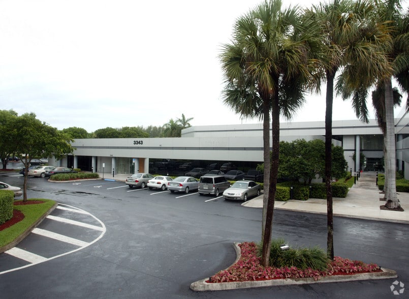 More Photos Of 3343 W Commercial Blvd, Fort Lauderdale Medical For Lease