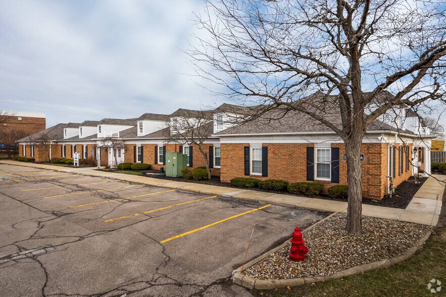 Primary Photo Of 6563 Wilson Mills Rd, Mayfield Village Medical For Lease