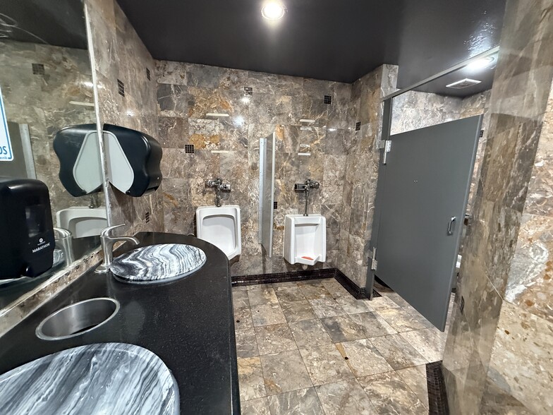 More Photos Of 4516 N 19th Ave, Phoenix Bar For Sale