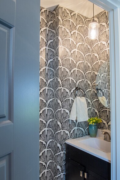 More Photos Of 324 W North St, Lebanon Specialty For Sale