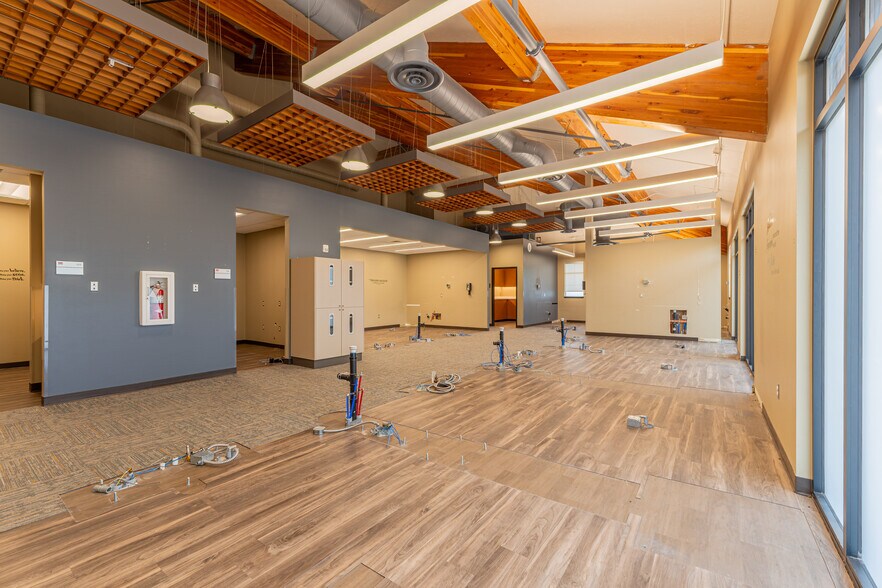 More Photos Of 1095 SE Bishop Blvd, Pullman Office For Sale