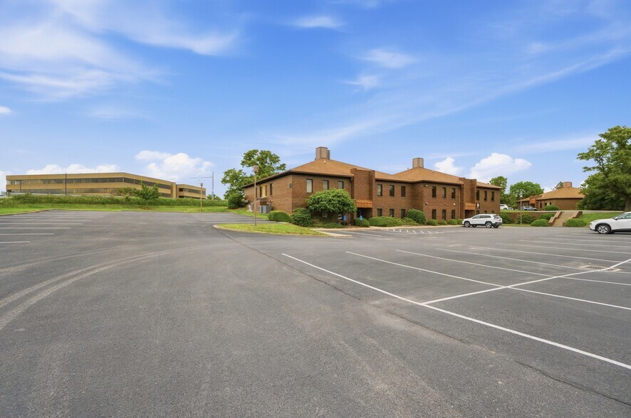 More Photos Of 4753-4759 Cornell Rd, Blue Ash Medical For Sale