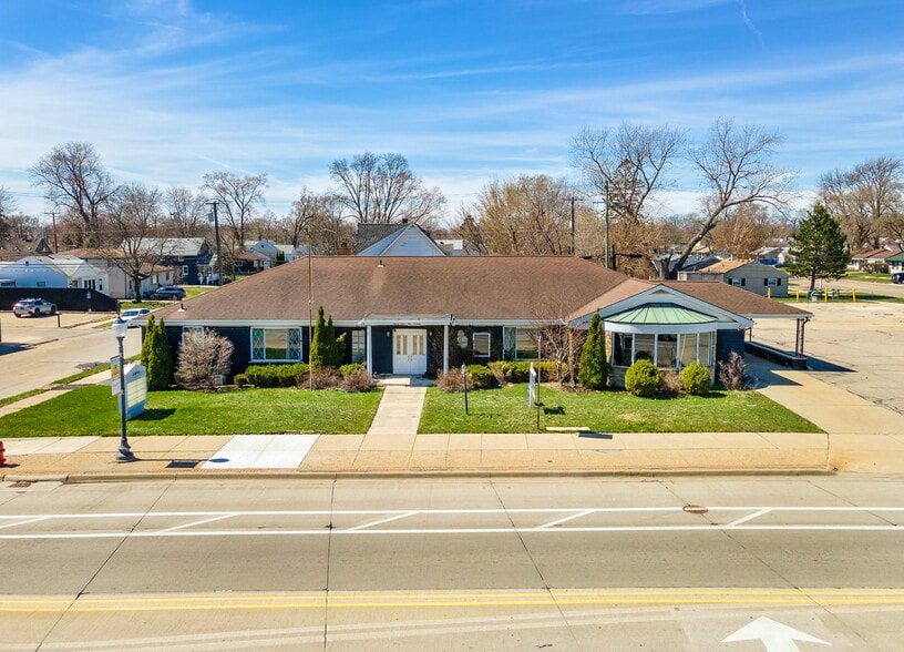 Primary Photo Of 23919 John R Rd, Hazel Park Freestanding For Sale