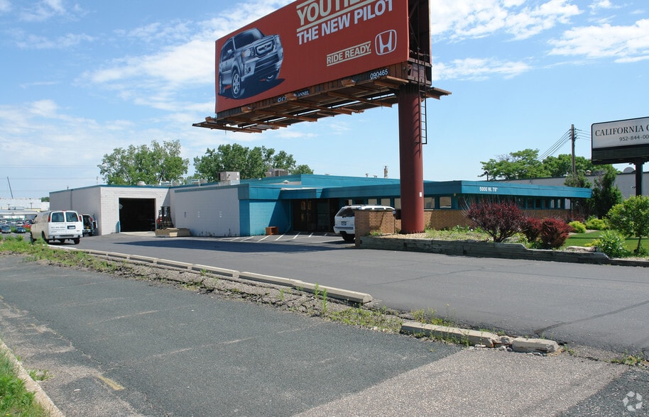 Primary Photo Of 5000 W 78th St, Bloomington Freestanding For Sale