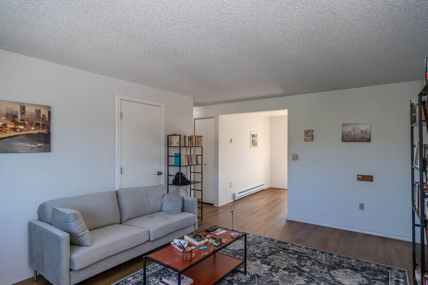 More Photos Of 1023 SE Cobb St, Roseburg Apartments For Sale