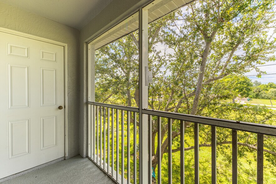 More Photos Of 1328 SE 8th Ave, Cape Coral Multifamily For Sale