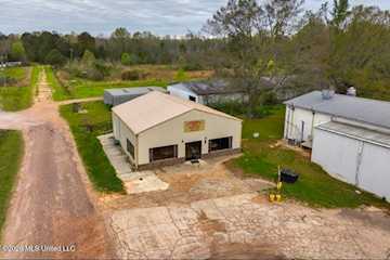 More Photos Of 125 Highway 35, Walnut Grove Restaurant For Sale