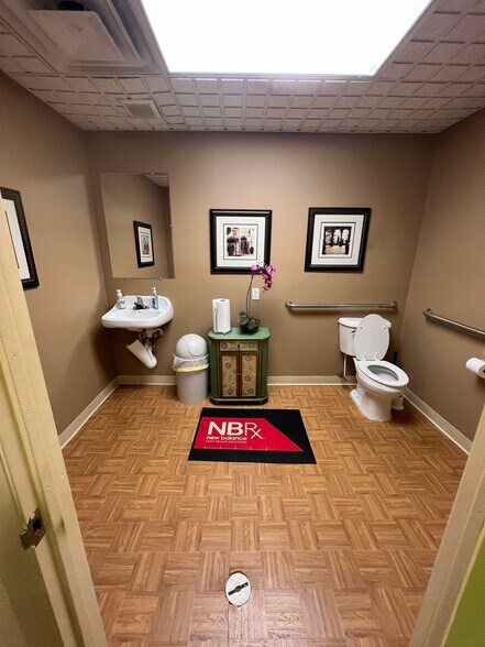 More Photos Of 21213 Harper Ave, Saint Clair Shores Drugstore For Lease