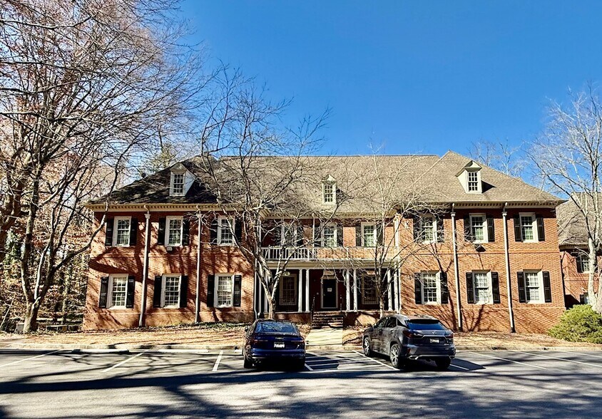 More Photos Of 3569 Habersham At Northlake, Tucker Office Residential For Lease