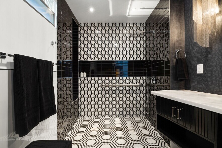 More Photos Of 120 W Vereda Sur, Palm Springs Hotel For Sale