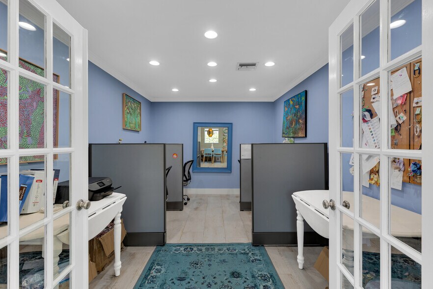 More Photos Of 301 SE 20th St, Fort Lauderdale Office For Sale