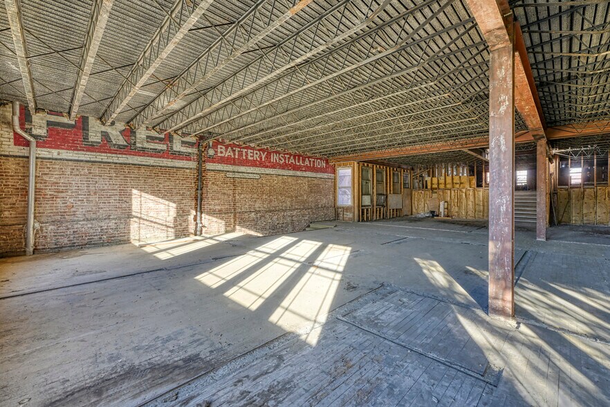 More Photos Of 237-245 Broad St, Kingsport Storefront For Lease