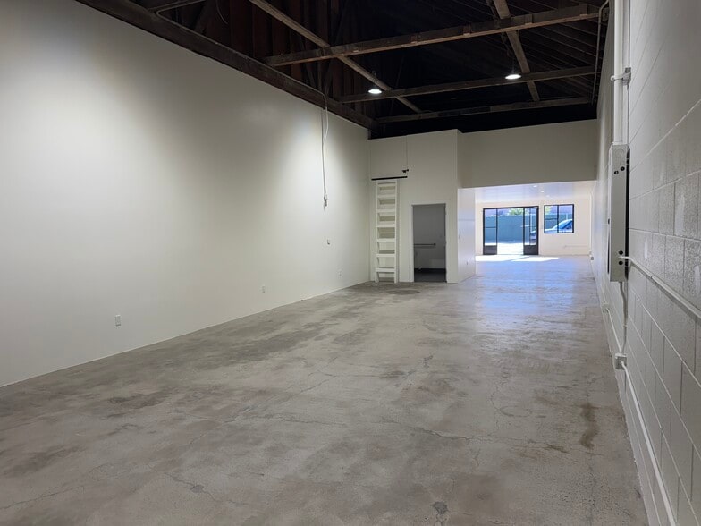 More Photos Of 1726 N Ventura Ave, Ventura Manufacturing For Lease