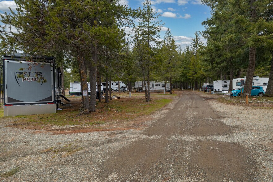 More Photos Of 180 Silver Ridge Ranch Rd, Easton Trailer Camper Park For Sale