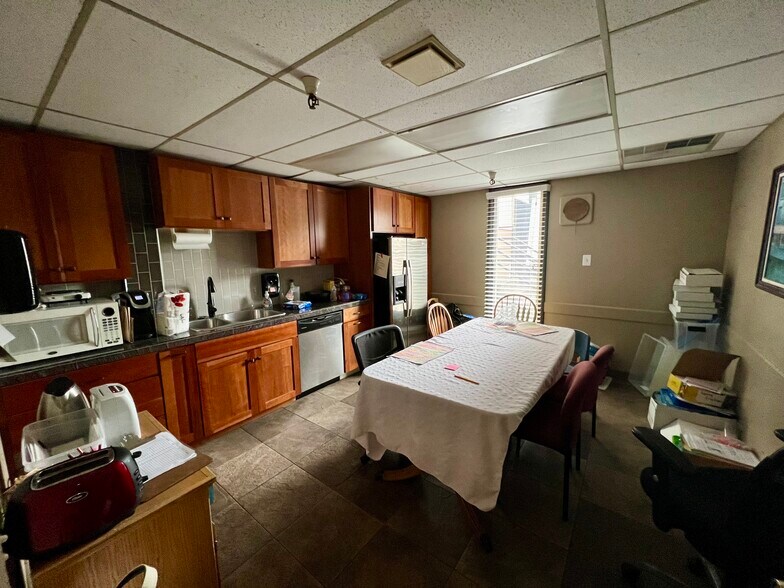 More Photos Of 5600 NE 122nd Ave, Portland Warehouse For Sale