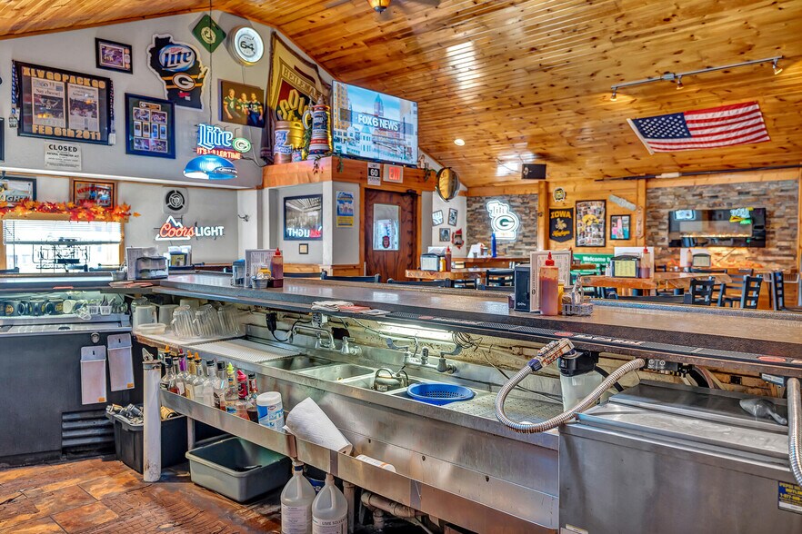 More Photos Of 1123 3rd St S, La Crosse Bar For Sale