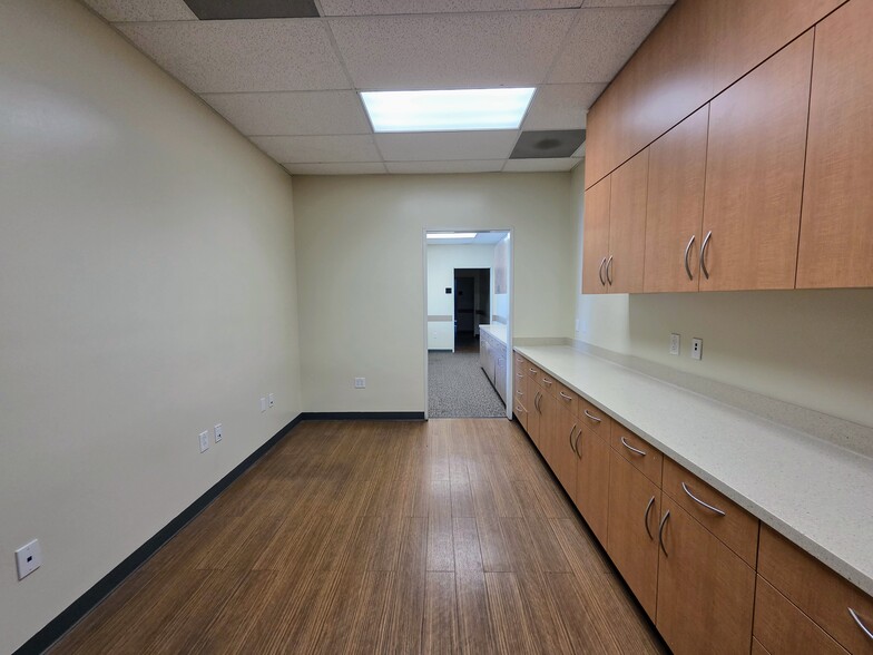 More Photos Of 26740 Towne Centre Dr, Foothill Ranch Medical For Sale