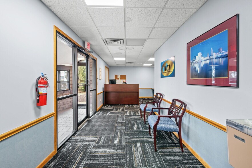 More Photos Of 4259 E Lake Rd, Lorain Office Residential For Sale