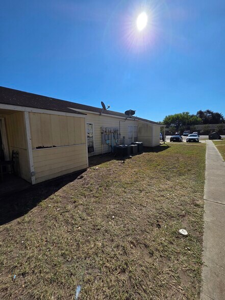 More Photos Of 657 W 4th St, Yorktown Apartments For Sale