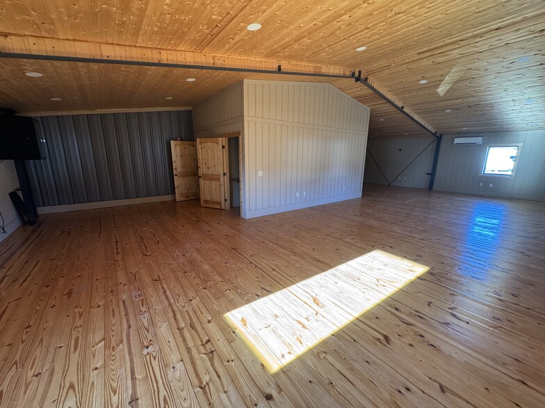 More Photos Of 161 Don Westbrook Ave S, Jasper Manufacturing For Sale