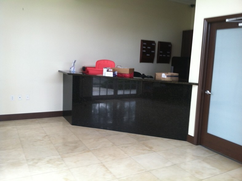 More Photos Of 270 NW Peacock Blvd, Port Saint Lucie Storefront Retail Office For Lease