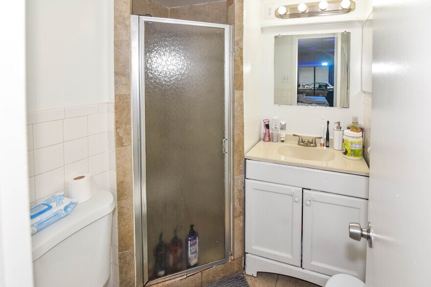 More Photos Of 3809 Clarks Ln, Baltimore Apartments For Sale