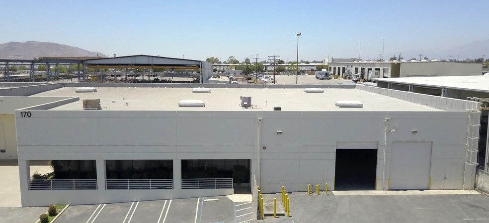 More Photos Of 170 W Mindanao St, Bloomington Manufacturing For Sale