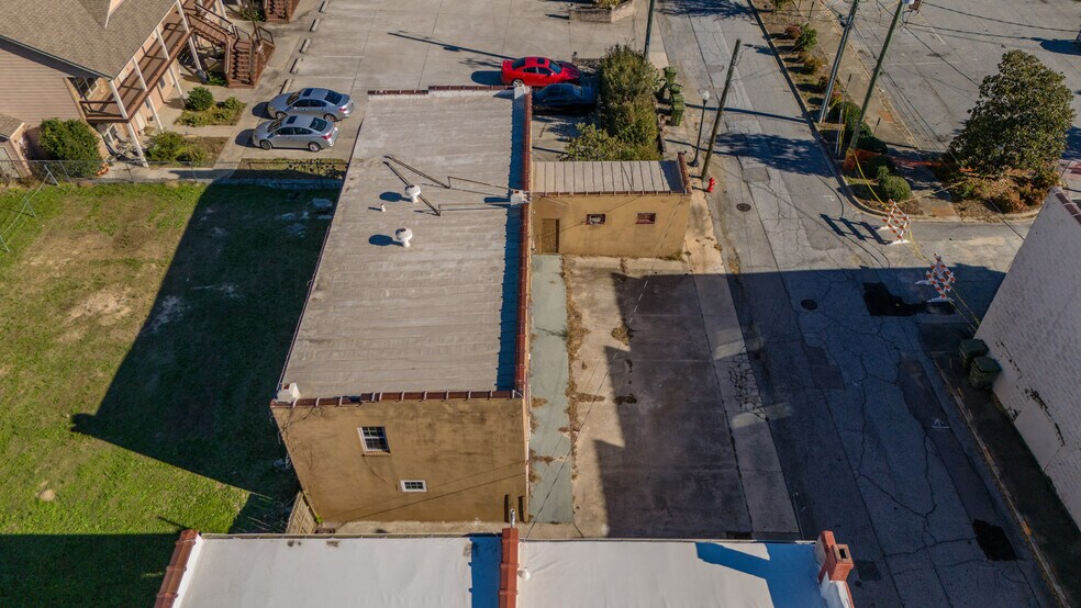 More Photos Of 105 Enterprise St, Clinton Storefront Retail Residential For Sale