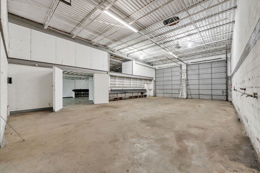 More Photos Of 2712-2716 Nevada Ave, Norfolk Research And Development For Lease