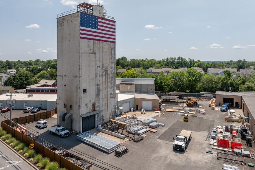 More Photos Of 36 W Pennsylvania Ave, Walkersville Warehouse For Sale