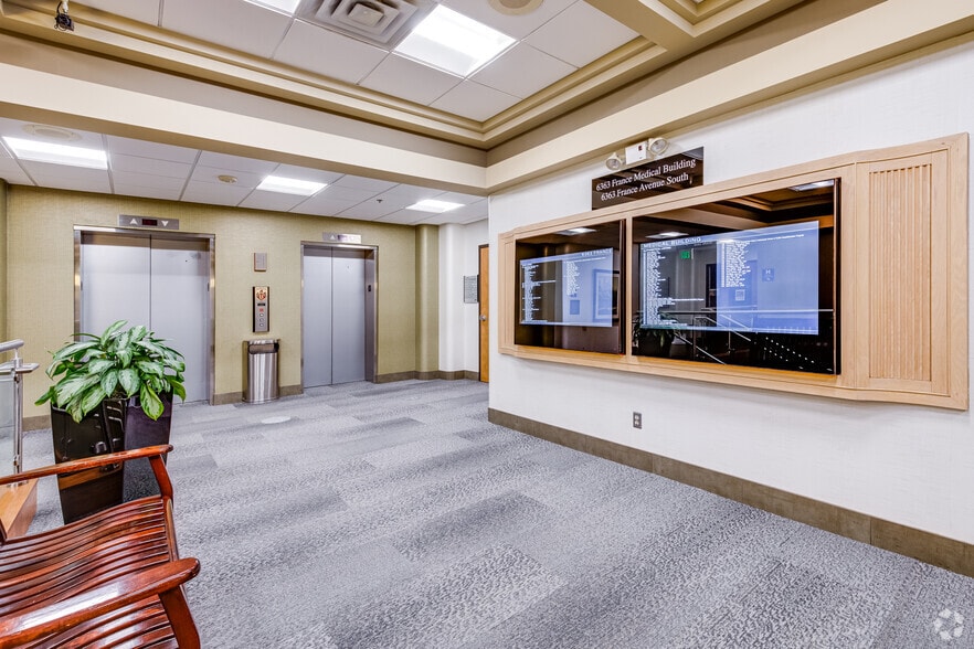 More Photos Of 6363 France Ave S, Edina Office For Sale